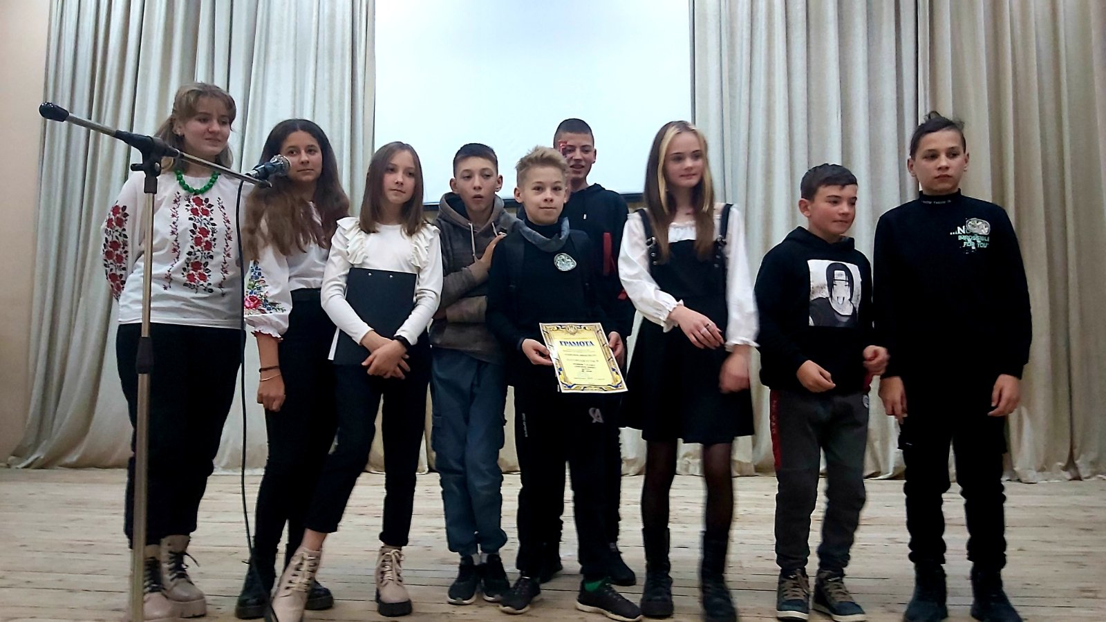 Конкурсно-розважальна програма до Дня Збройних Сил України «СЛАВА ВАМ, ЛИЦАРІ ЧЕСТІ!»