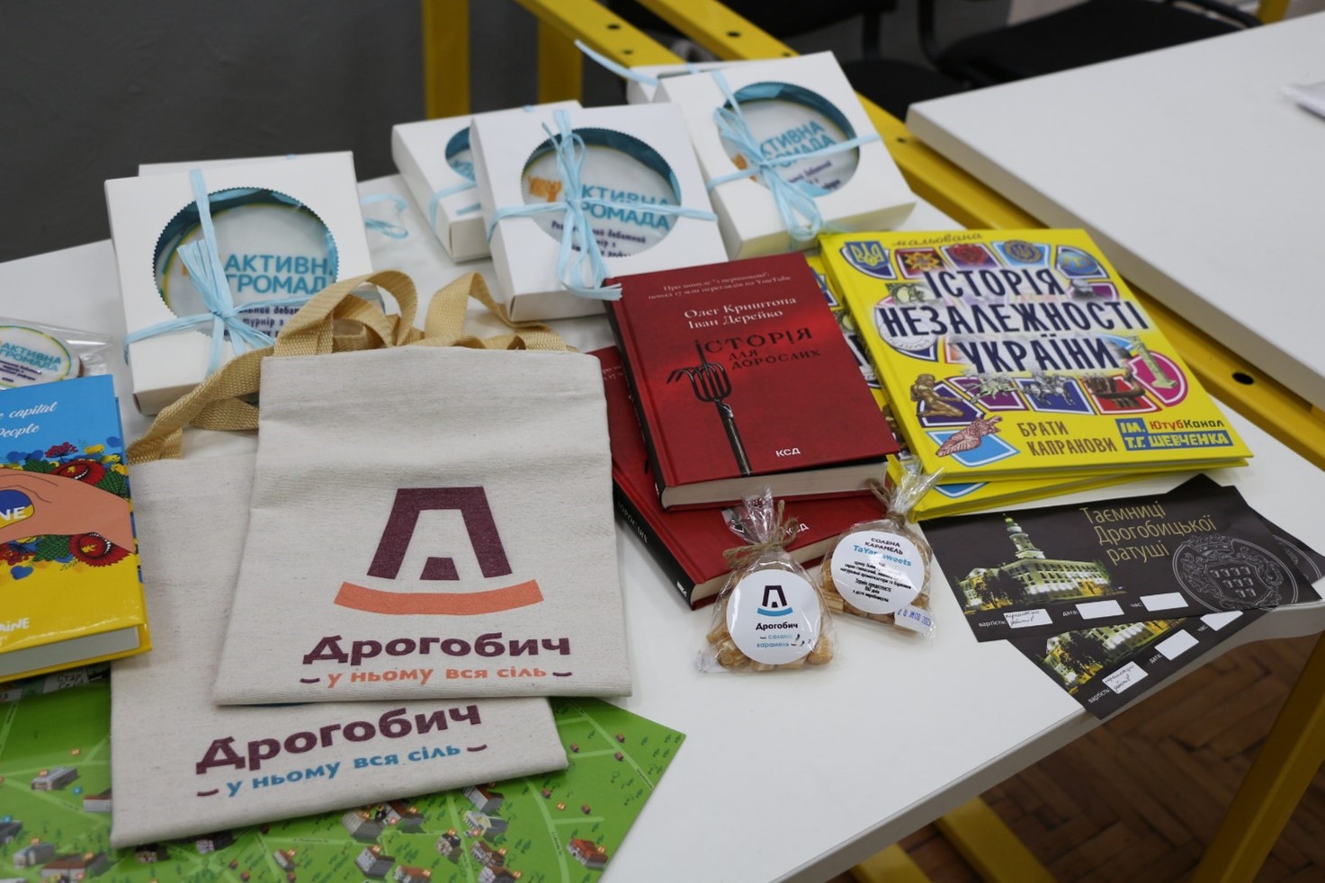 Спробували себе у ролі політиків