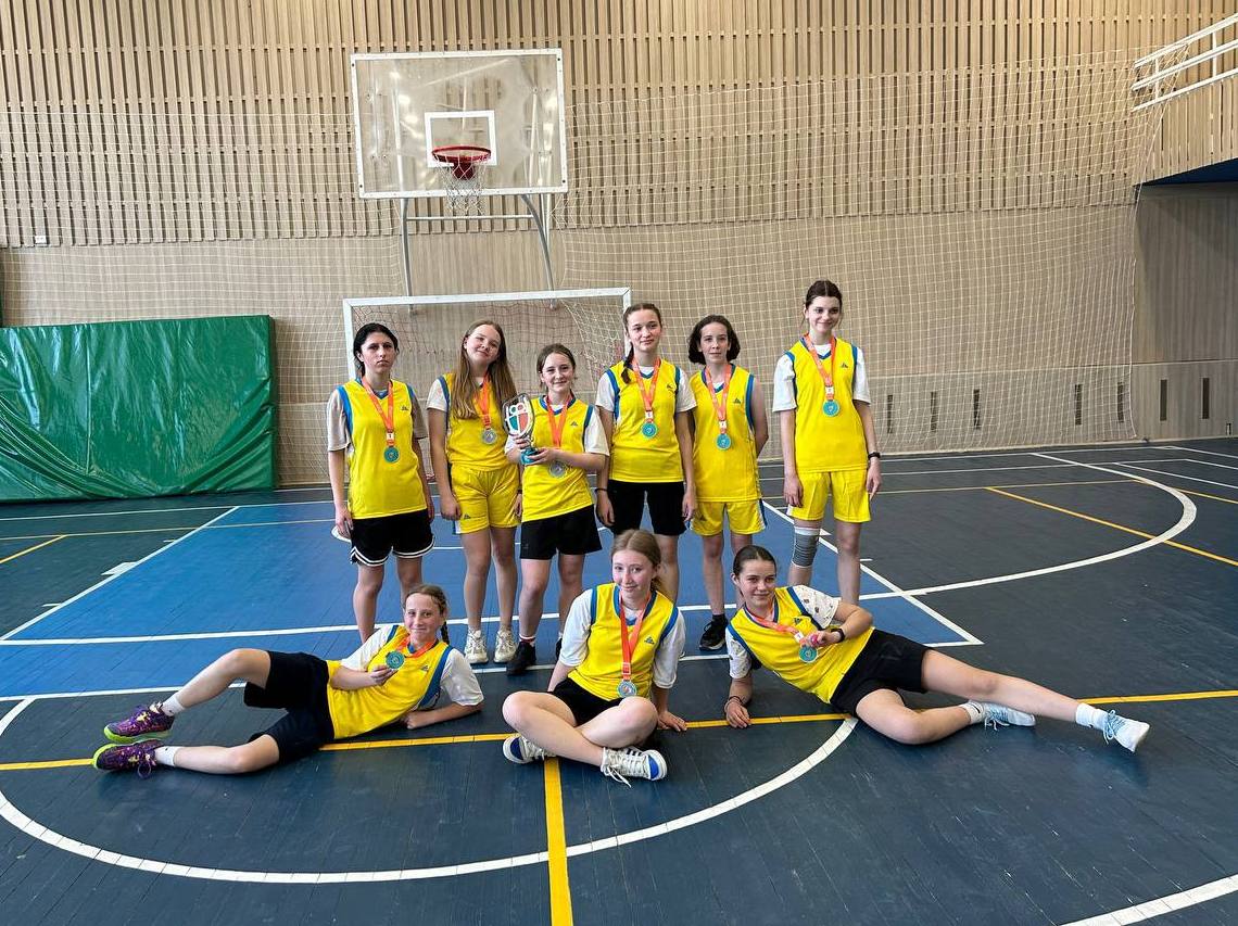 Баскетболістки ліцею №2 знову перші!