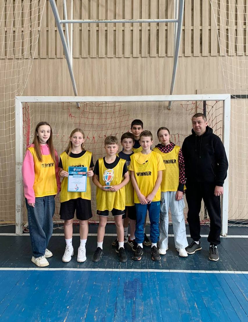 І знову перемога наших легкоатлетів. Сьогодні це учні 6-7 класів!